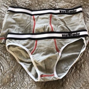 Wear me under Tom and Tim